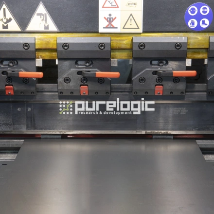 Гидравлический листогибочный пресс WE67K-63/2500 фото