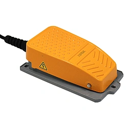 Переключатель-педаль XF-4 1 160 руб. Переключатель-педаль XF-4